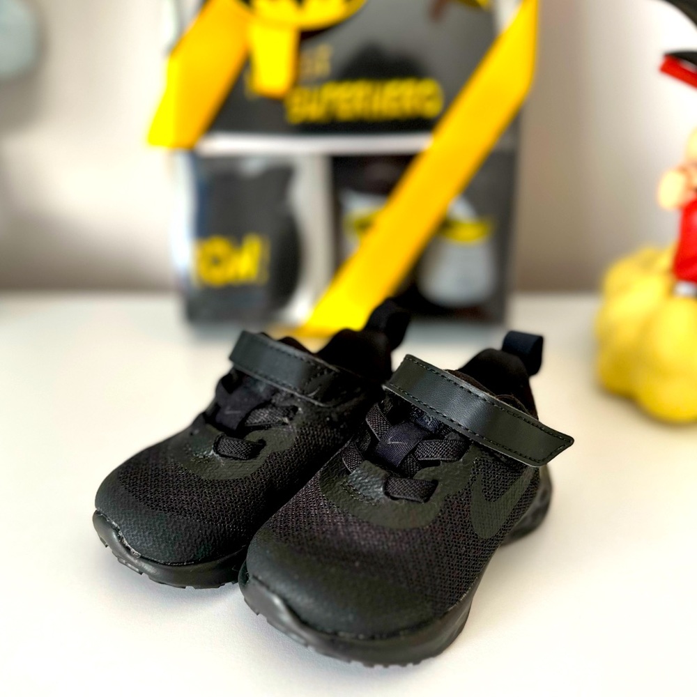 Nike Revolution 6